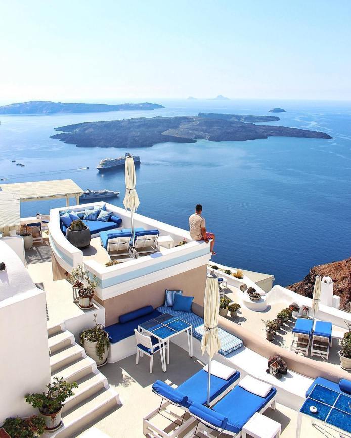 kinsonsworldIconicSantorinia boutiquecave hotel