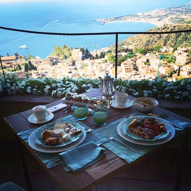 Lunch time views don't get much better than this... @hotelvilladucaletaormina 📸 @christophewilli -