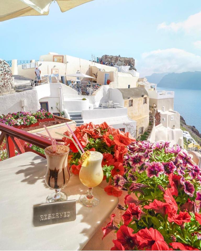 Santorini - Greece ❤️❤️❤️ Credits ✨@michutravel