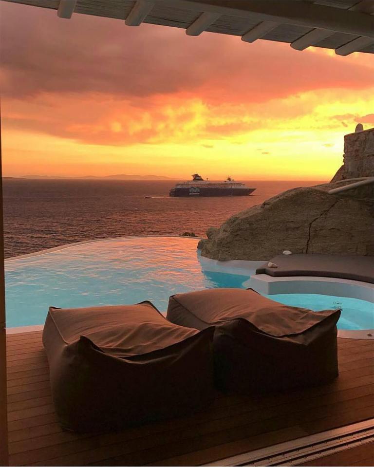 Cavo Tagoo Santorini @myvillas
