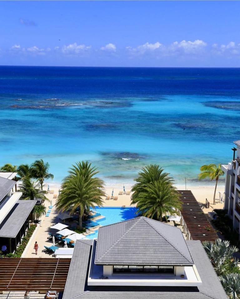 Zemi Beach House 📷 @loucosporviagem