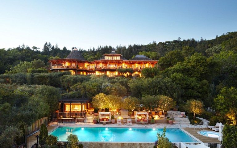 201501-w-worlds-most-romantic-hotels-auberge-du-soleil