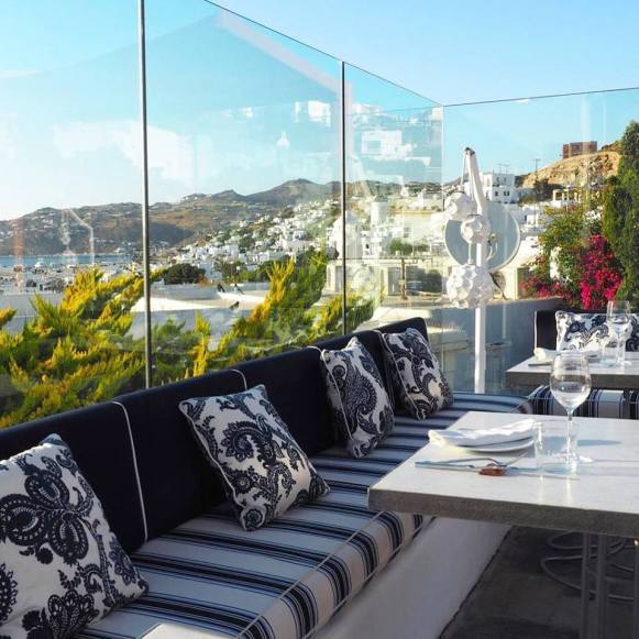 33923411_1761573733921658_1183900635561459712_n